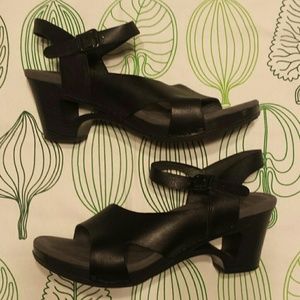 Dansko leather sandal w/ cutout heel! Size 41 😍